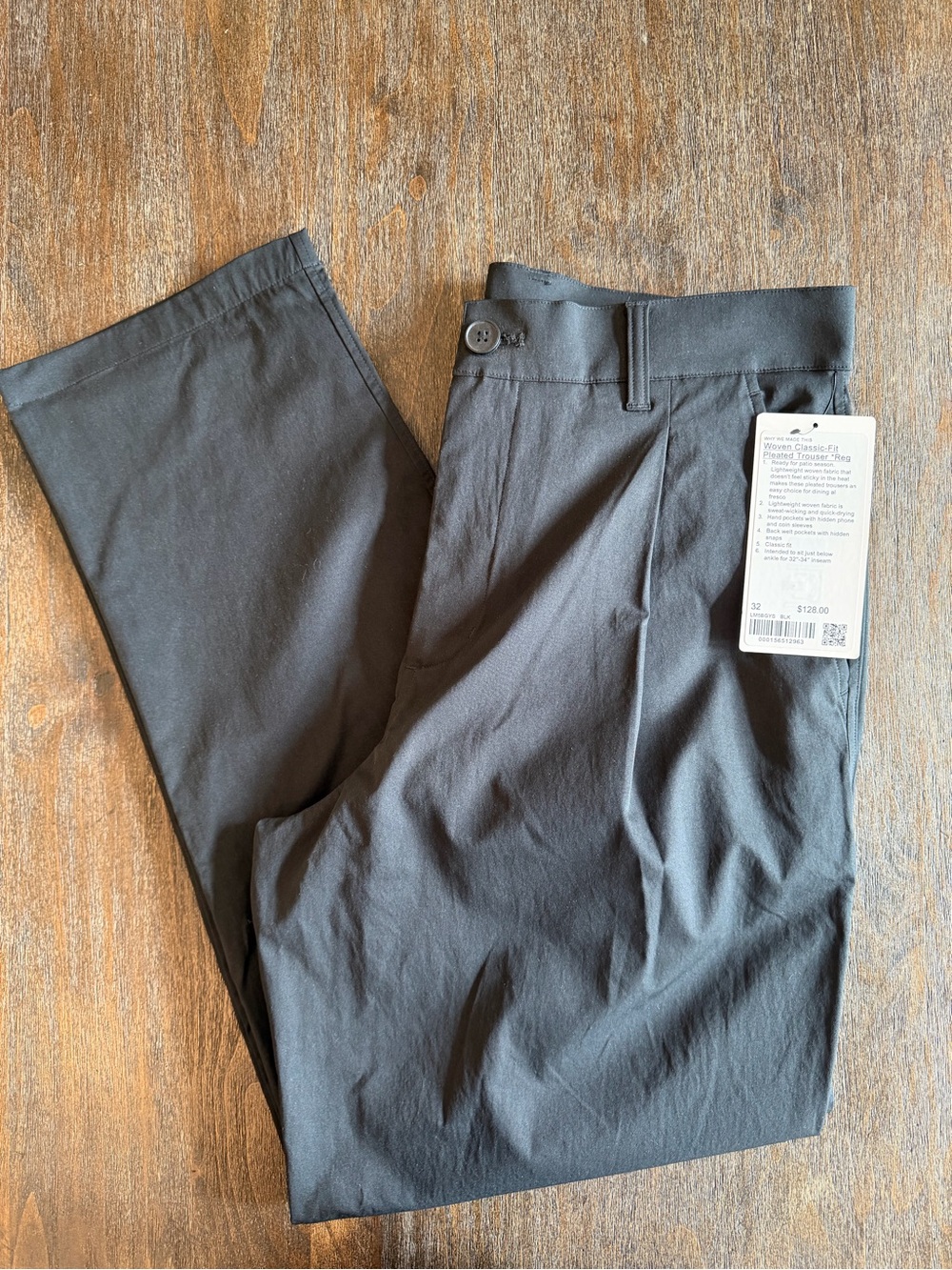 Men’s Lululemon woven classic-fit pleated trouser size 32